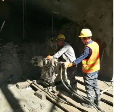 万荣水下抗分散灌浆料特点 水下不分散注浆料介绍